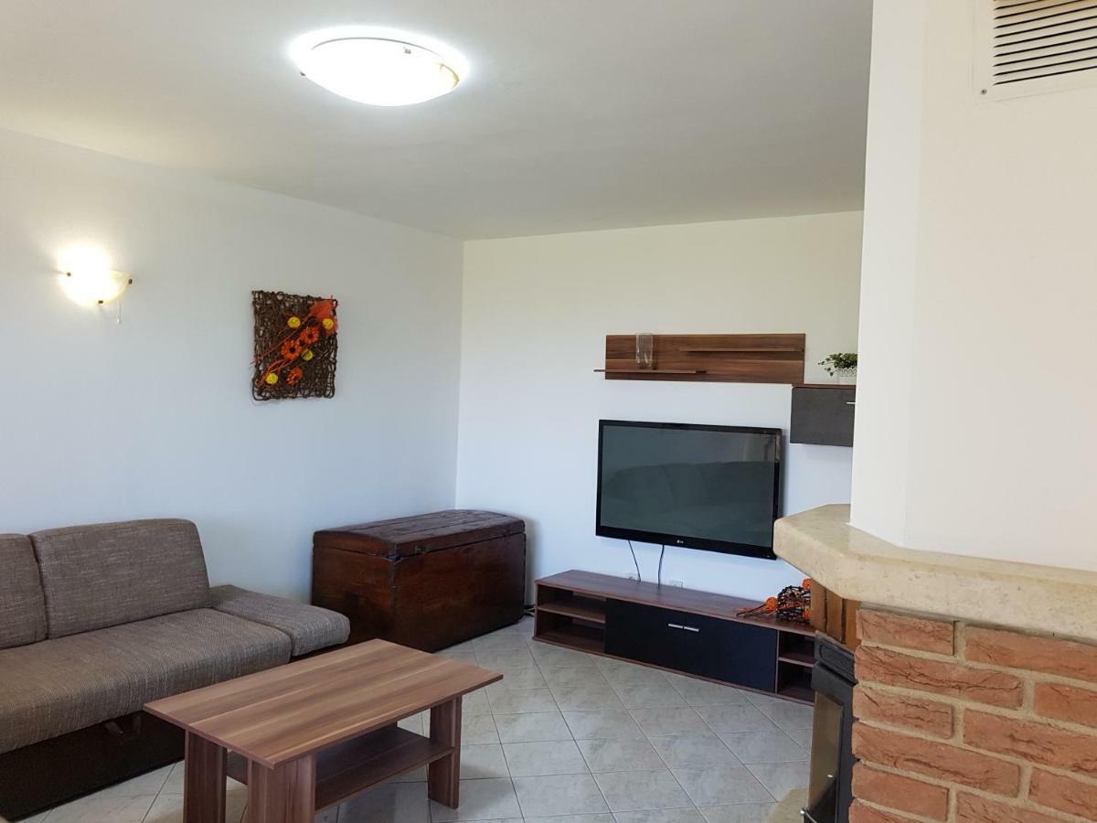 Apartman Roberta Labin  Buitenkant foto